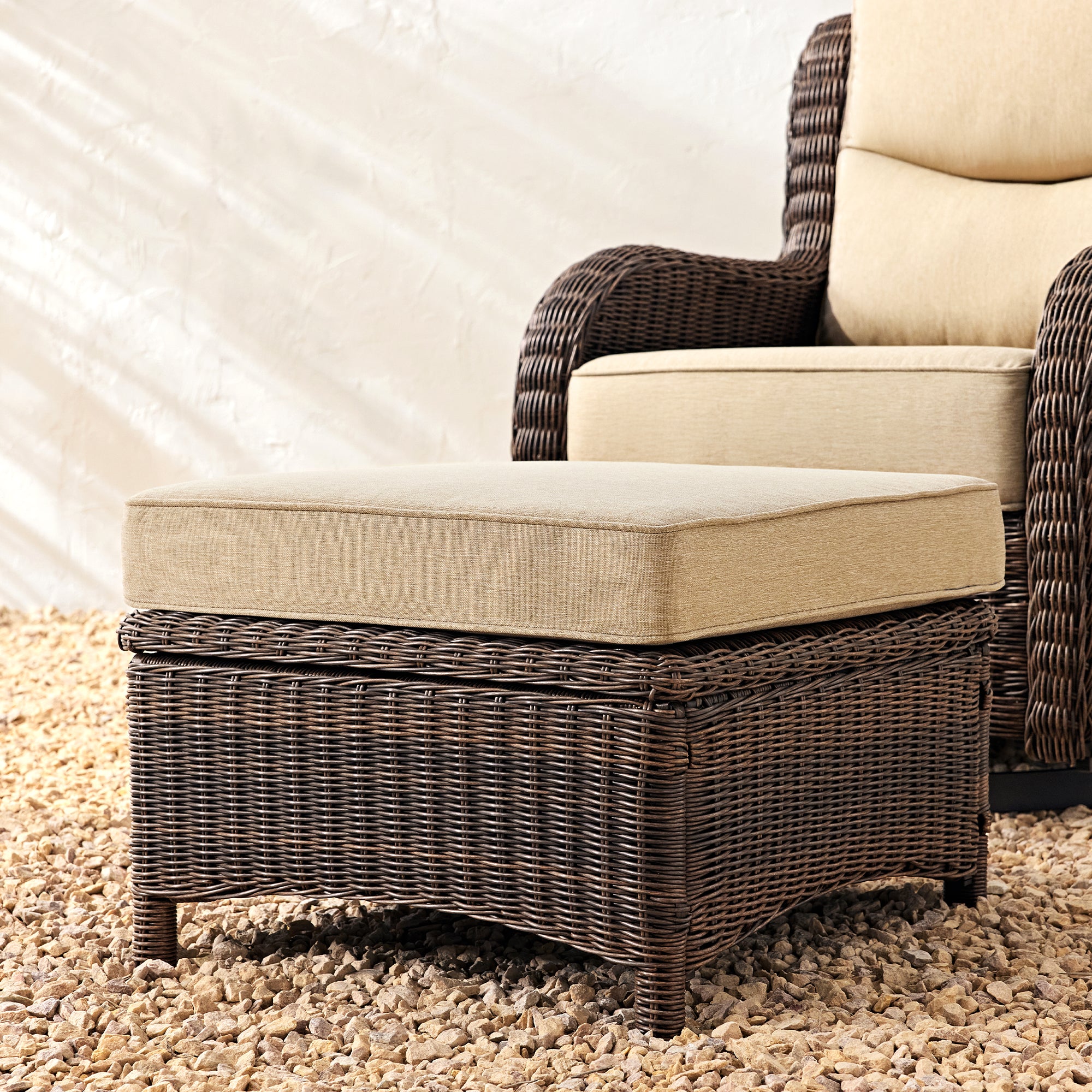 Ardenelle Luxury 5 Piece Patio Wicker Conversation Set With Ottomans And Covers